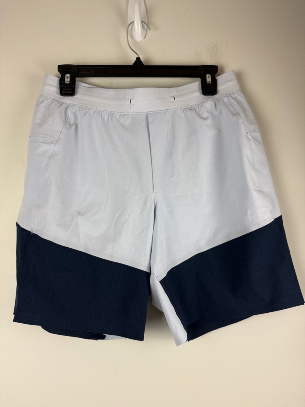 Lululemon Men's T.H.E. Train to Beach Athletic Lined Short Size Medium